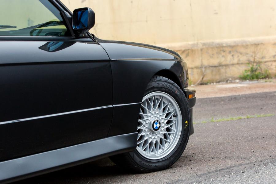 Детали экстерьера BMW M3 Coupe (E30) 1987 года  (NA) (фото 34 из 38)